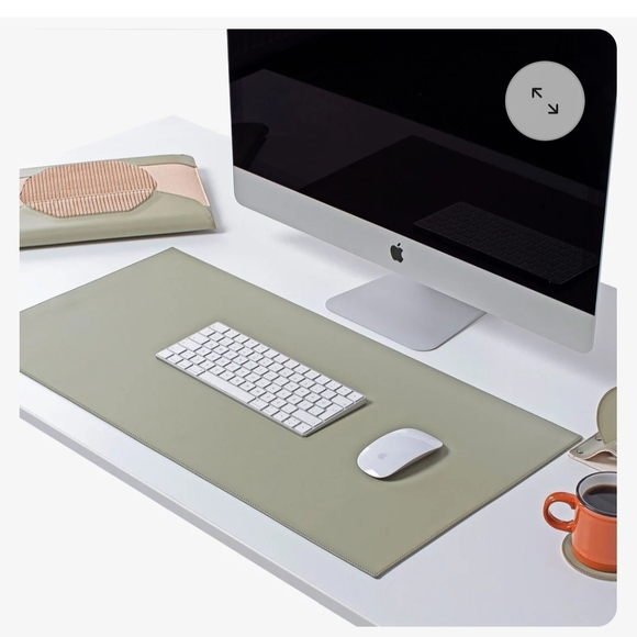 Modern Gray Office Space with Minimalist Design - Picture 1 of 3